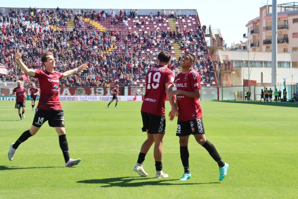 Reggina-Como esultanza gol Strelec