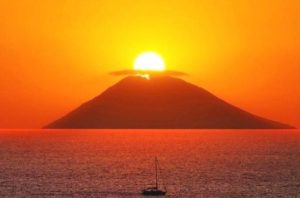 Tramonto sullo Stromboli