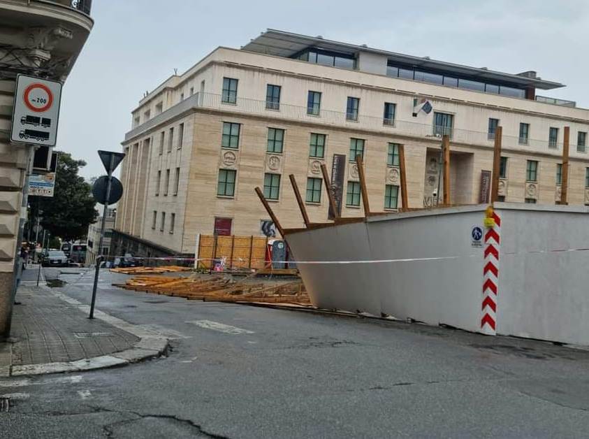 cantiere piazza de nava caduto maltempo