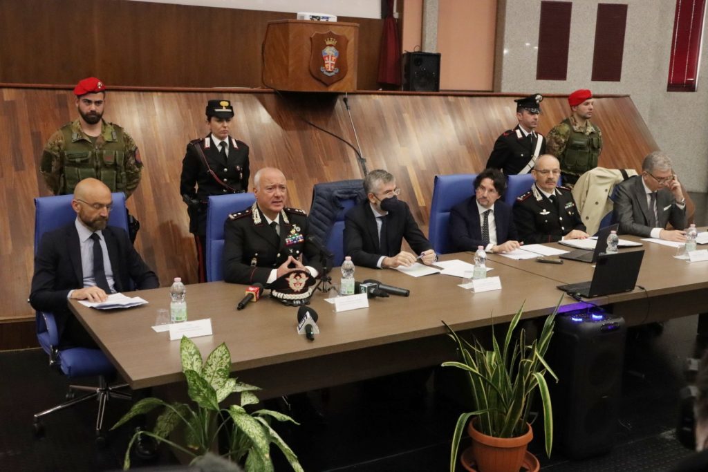 conferenza stampa 108 arresti