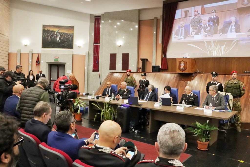 conferenza stampa 108 arresti