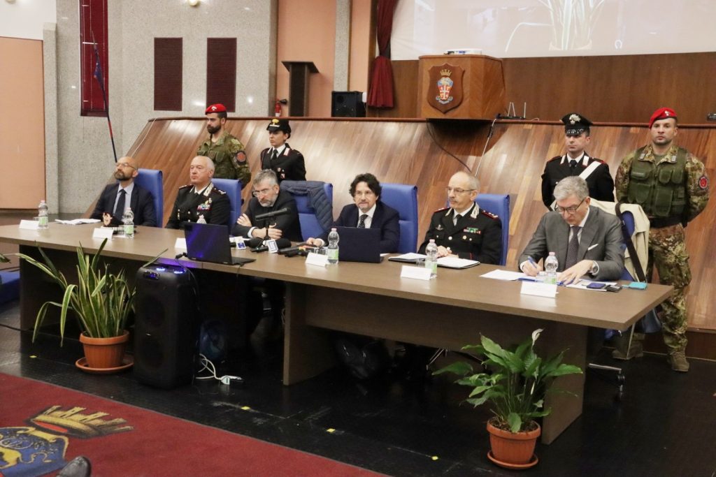 conferenza stampa 108 arresti
