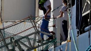 migranti crotone