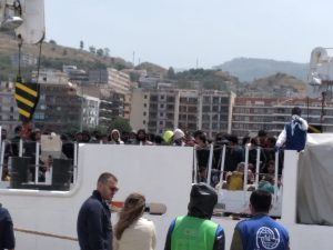 migranti reggio calabria porto