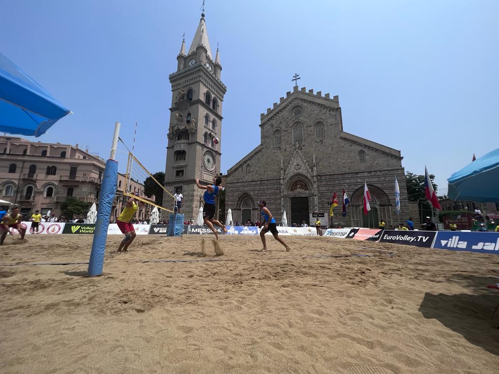 beach volley duomo.jpg italiani