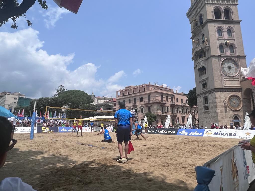 beach volley duomo.jpg piazza duomo