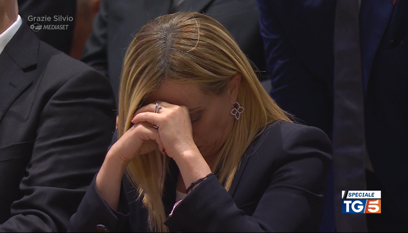 giorgia meloni funerali berlusconi