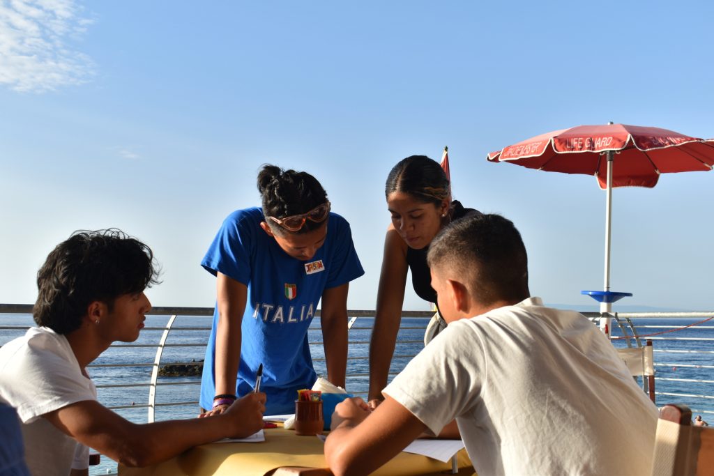 11 ragazzi americani a Reggio Calabria progetto Experiment ih British School