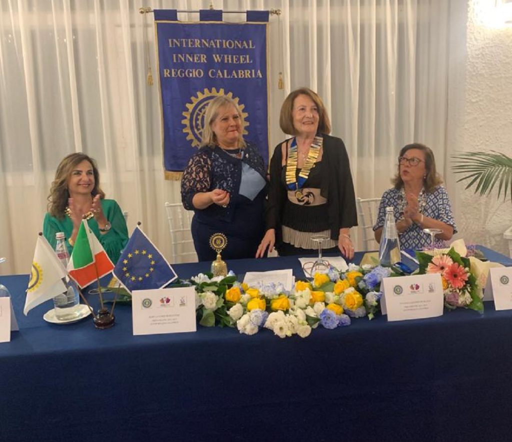Cerimonia del passaggio delle Consegne del Club Inner Wheel di Reggio ...