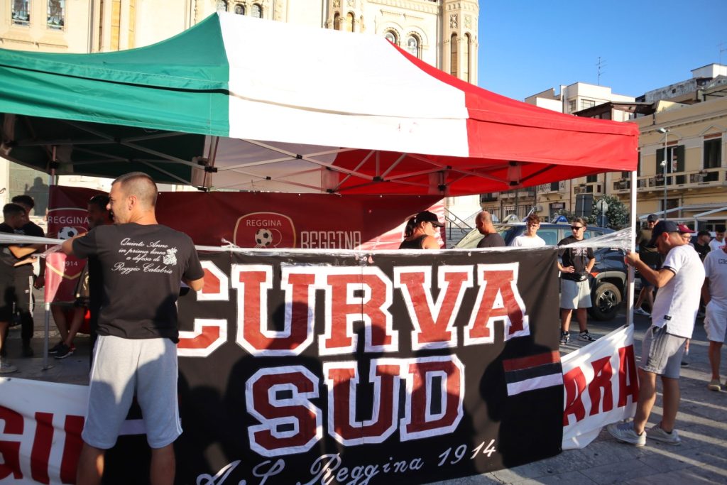 Manifestazione Tifosi Reggina Piazza Duomo
