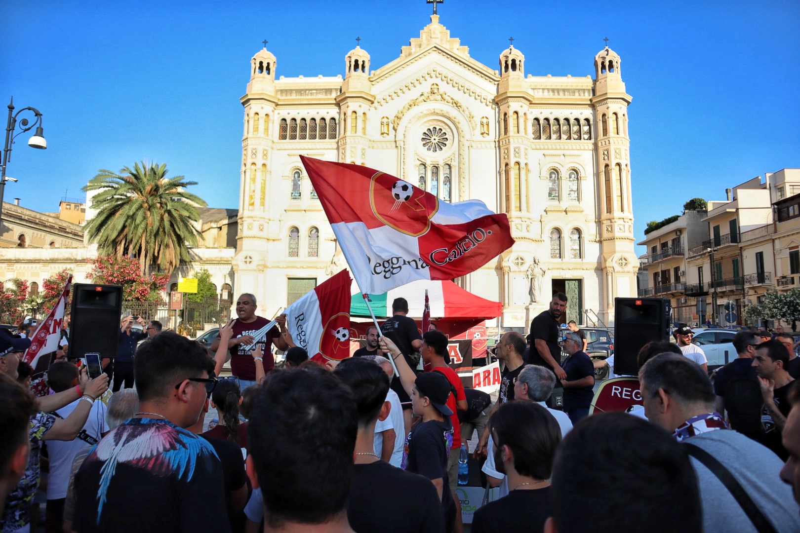 Manifestazione Tifosi Reggina Piazza Duomo (2)