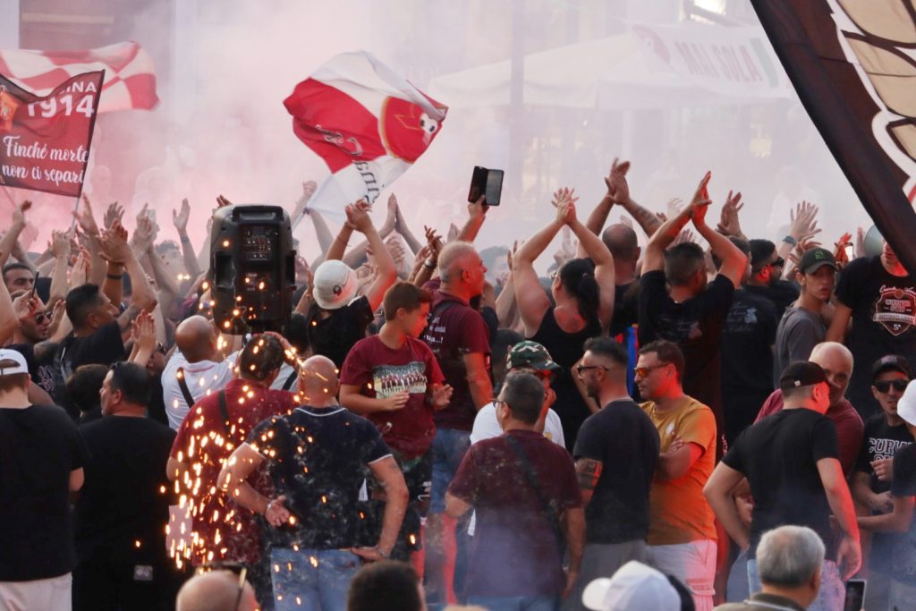 Manifestazione Tifosi Reggina Piazza Duomo