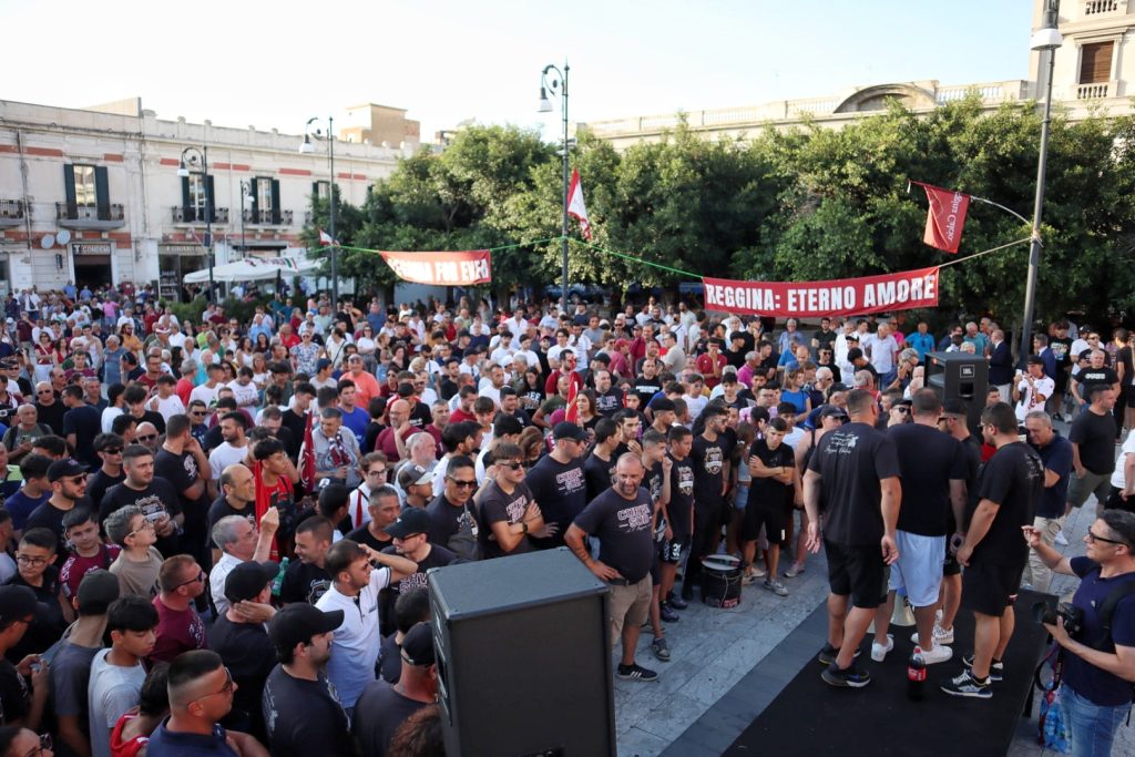 Manifestazione Tifosi Reggina Piazza Duomo