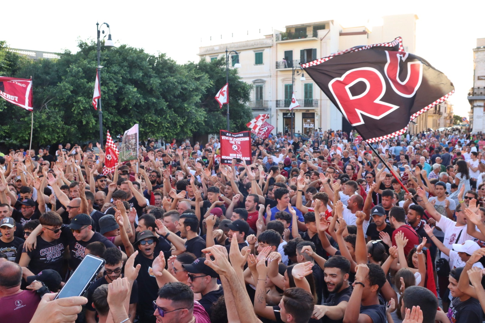 Manifestazione Tifosi Reggina Piazza Duomo