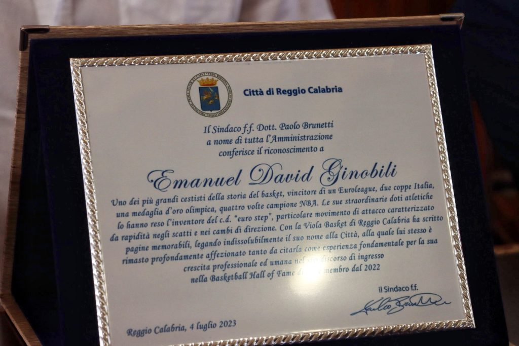 Manu Ginobili ritira il San Giorgio d'Oro a Reggio Calabria