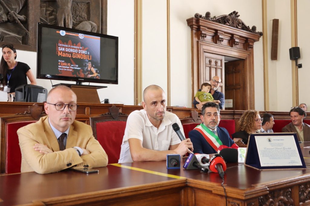 Manu Ginobili ritira il San Giorgio d'Oro a Reggio Calabria