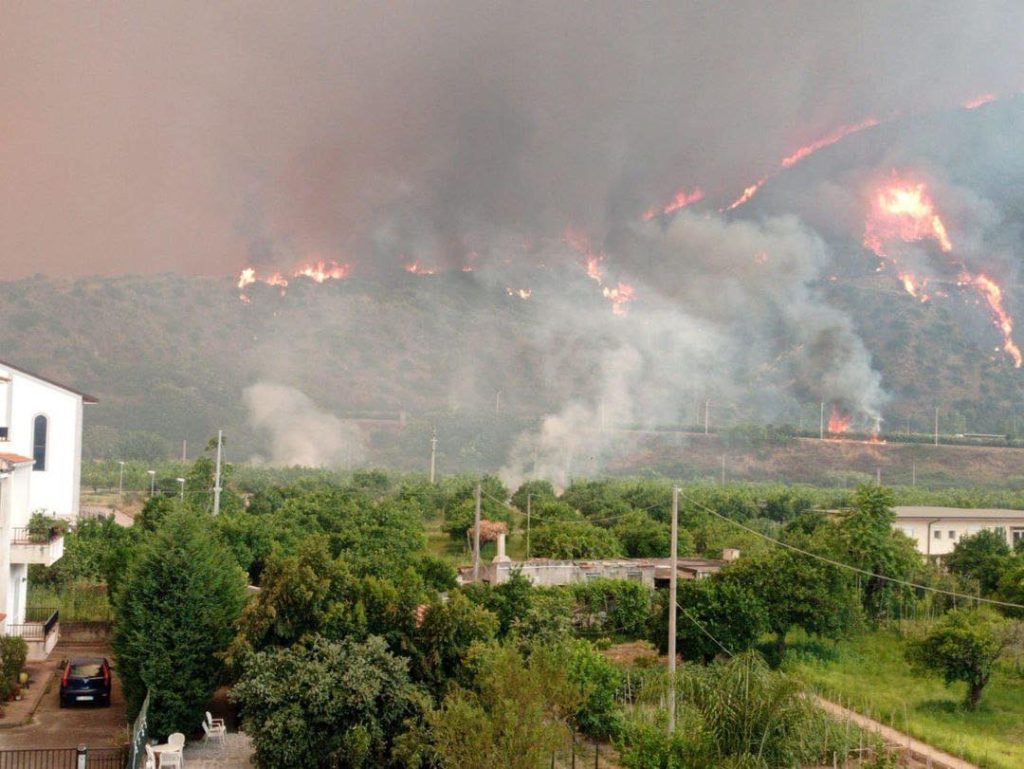 Oliveri incendio