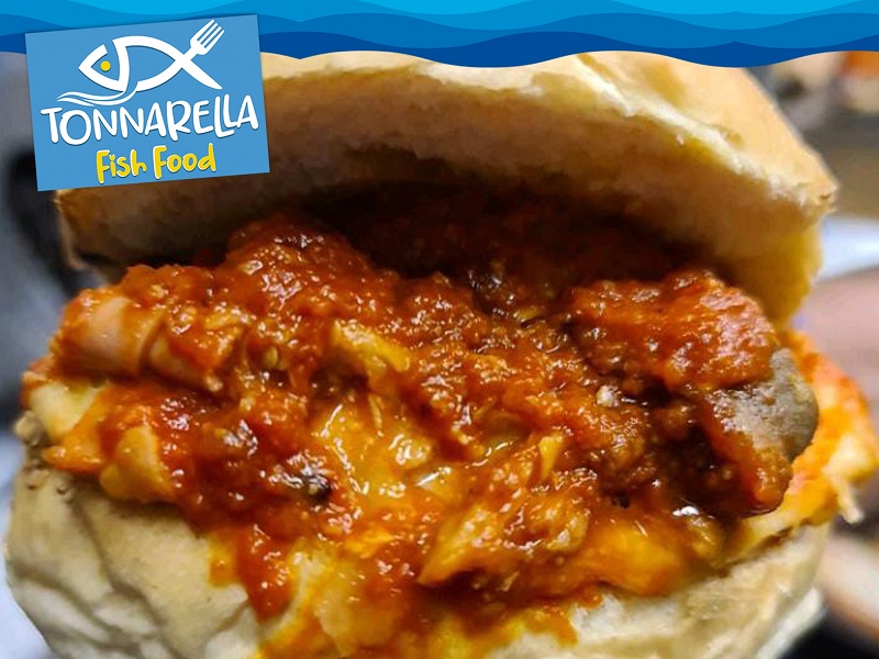 Panino con parmigiana di spada Tonnarella Fish Food
