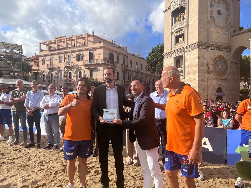 consegna targa sindaco