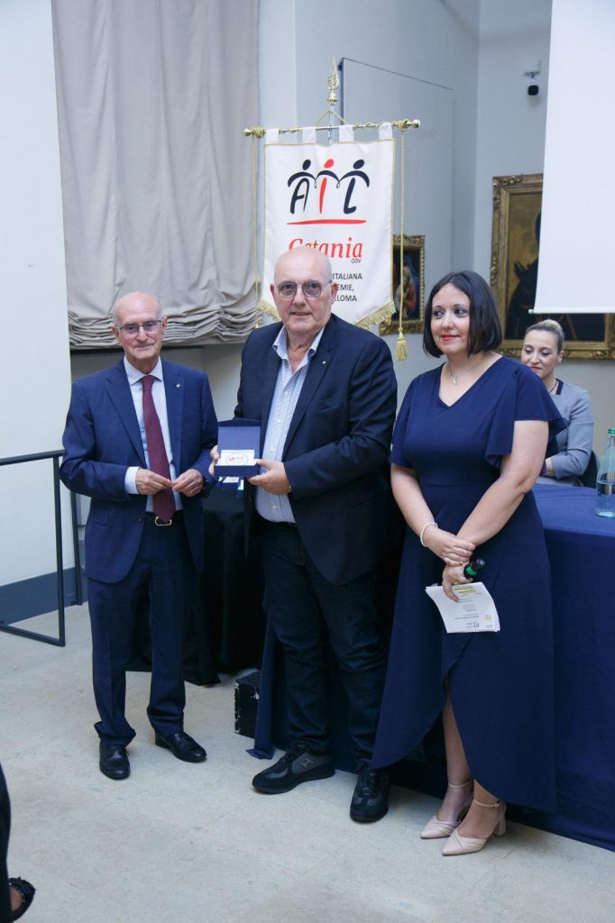 da sx Bottino (presidente) Amaro (vicepresidente) e Antonella Barbagallo (Ail Catania)
