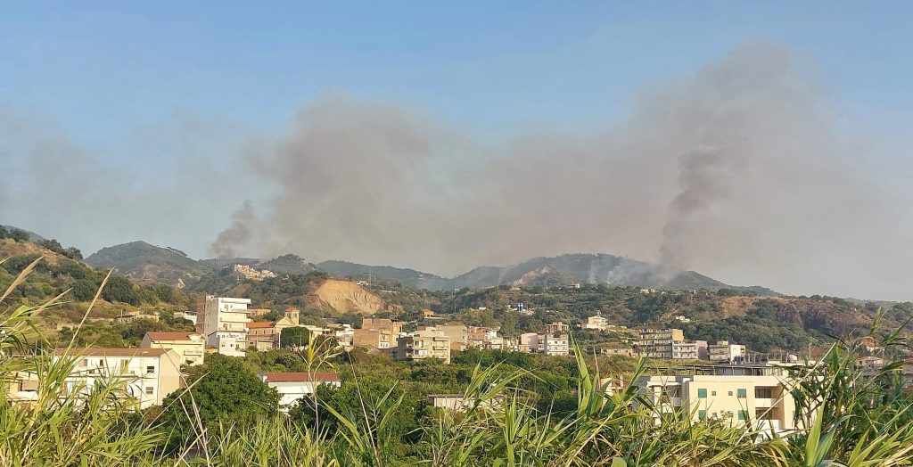 incendio colline reggio