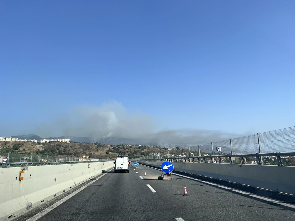 incendio colline reggio