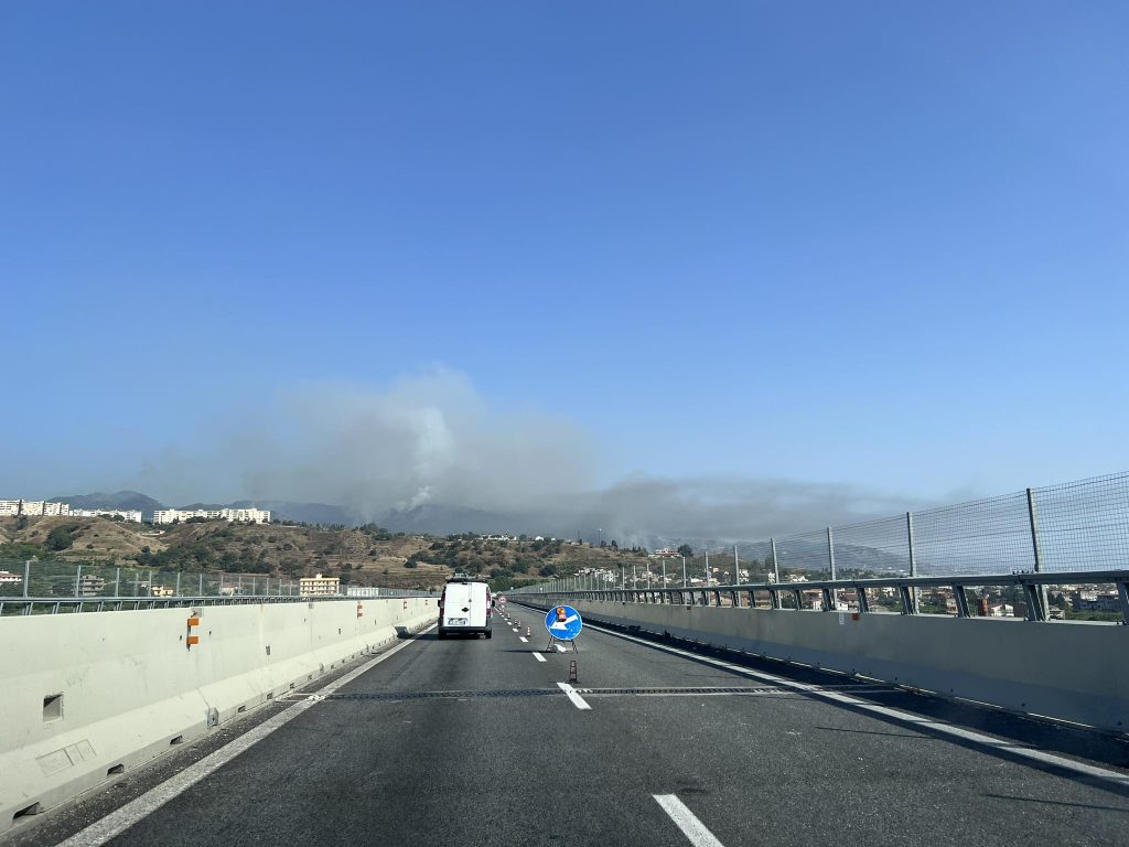 incendio colline reggio