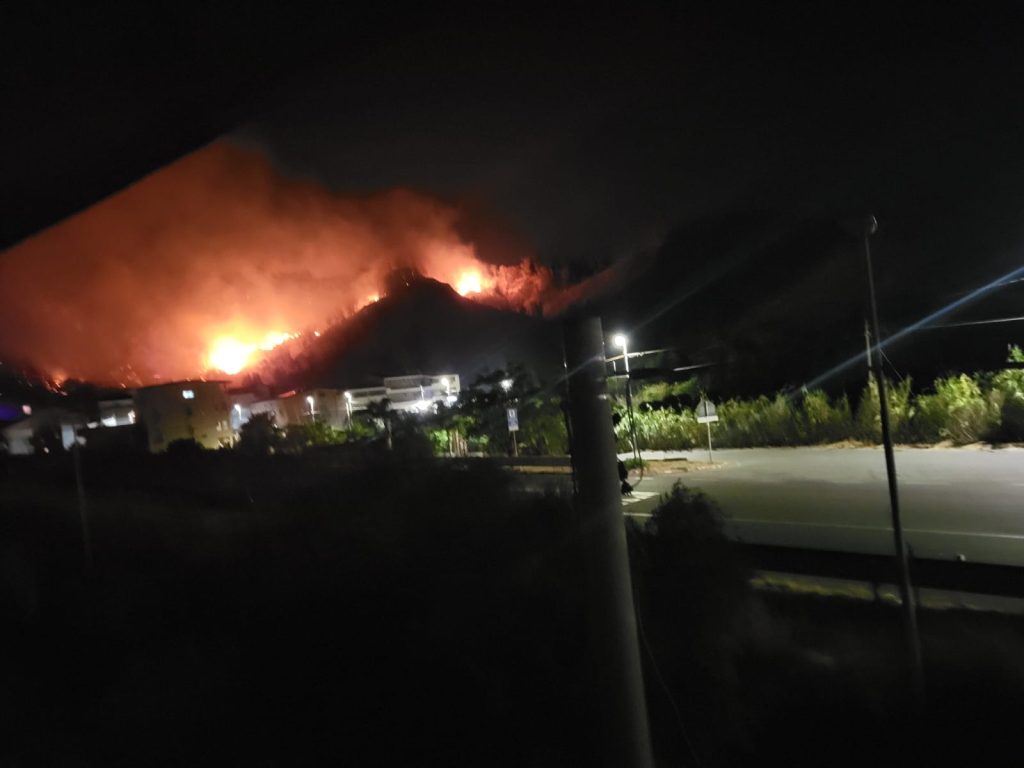 incendio riace reggio calabria