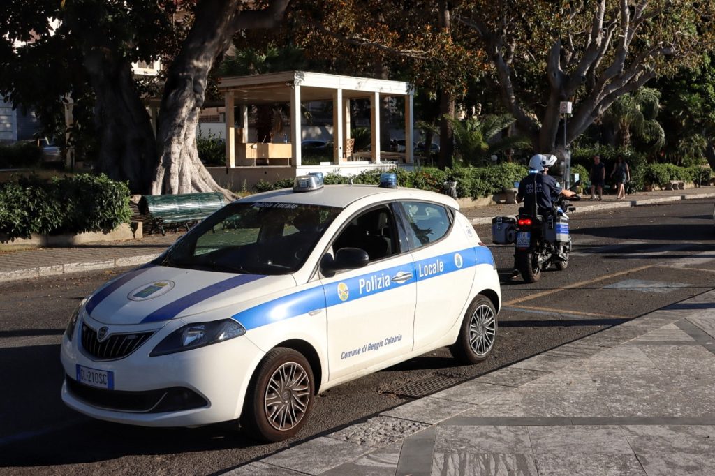 polizia locale reggio calabria lungomare