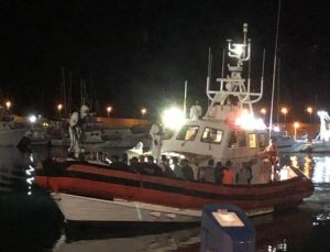 sbarchi migranti roccella