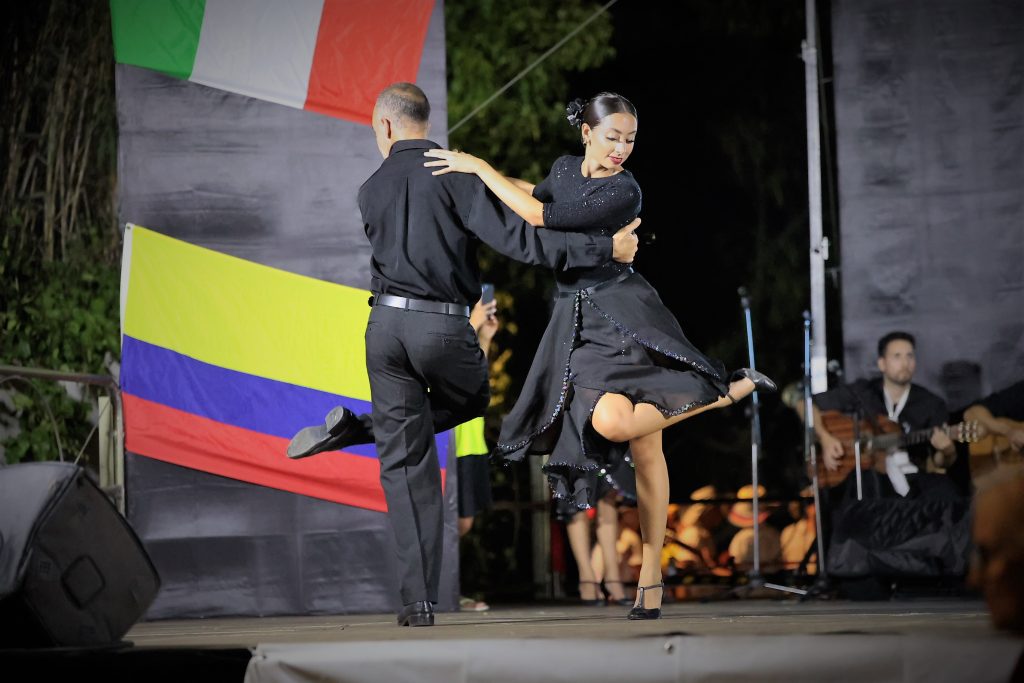 Festival Gira lu Mundu Peddaroti con Gruppi Argentina, Colombia e Sudafrica