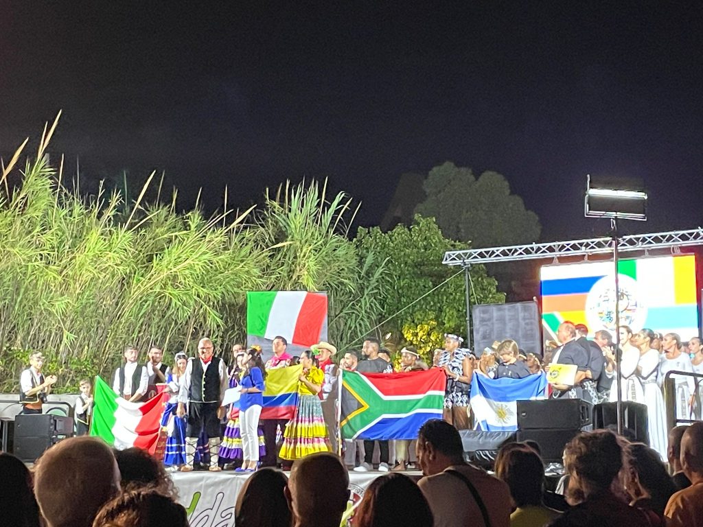 Festival Gira lu Mundu Peddaroti con Gruppi Argentina, Colombia e Sudafrica