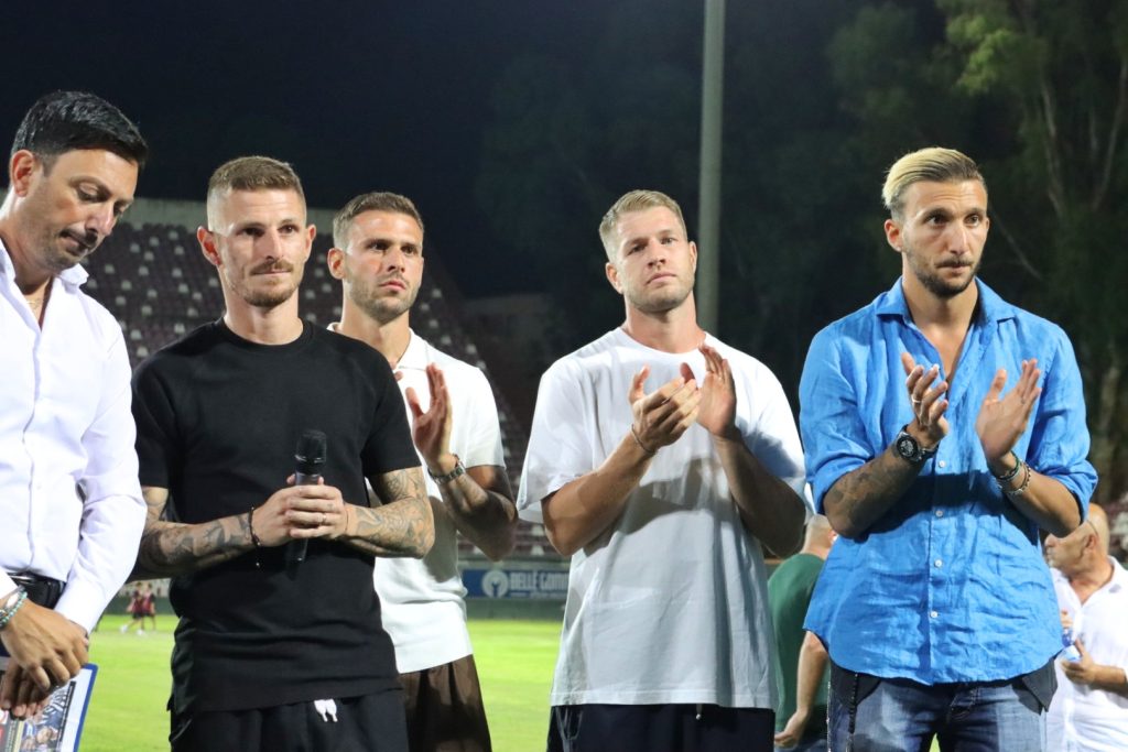 Iniziativa Curva Sud Reggina al Granillo calciatori Loiacono Liotti Gagliolo Di Chiara