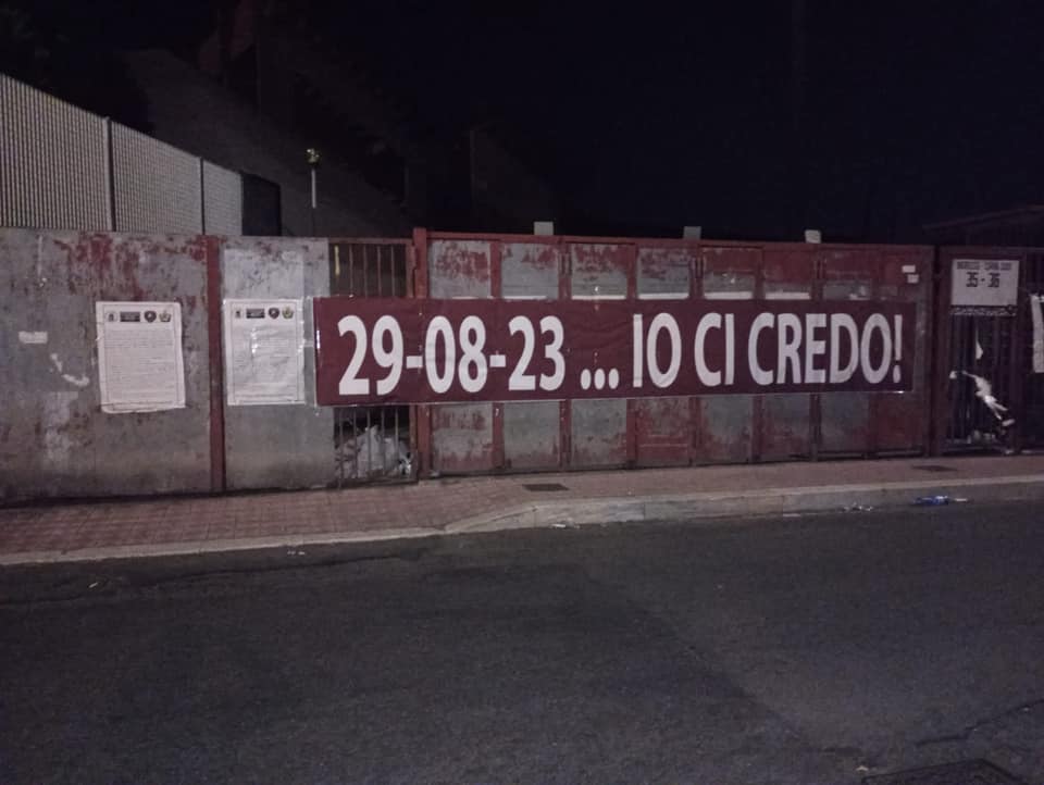 Striscione ultras Reggina in vista del Consigli di Stato