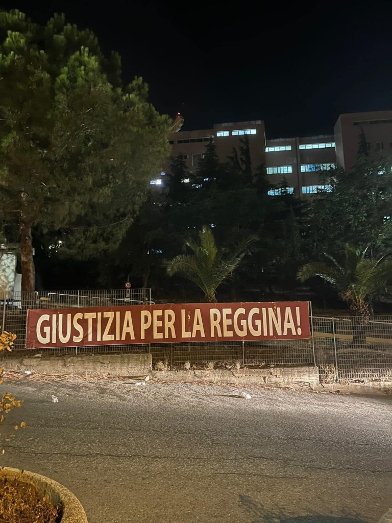 Striscione ultras Reggina in vista del Consigli di Stato