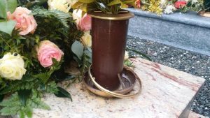tombe abusive cimitero