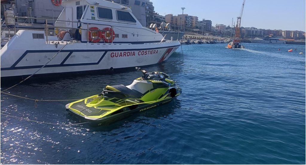 guardia costiera moto d'acqua