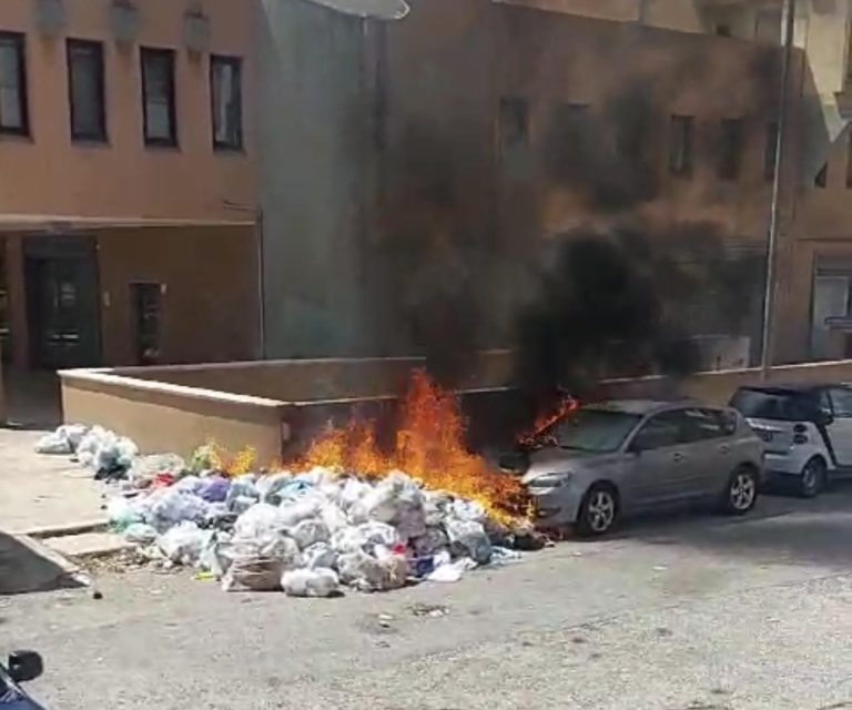 incendio rifiuti