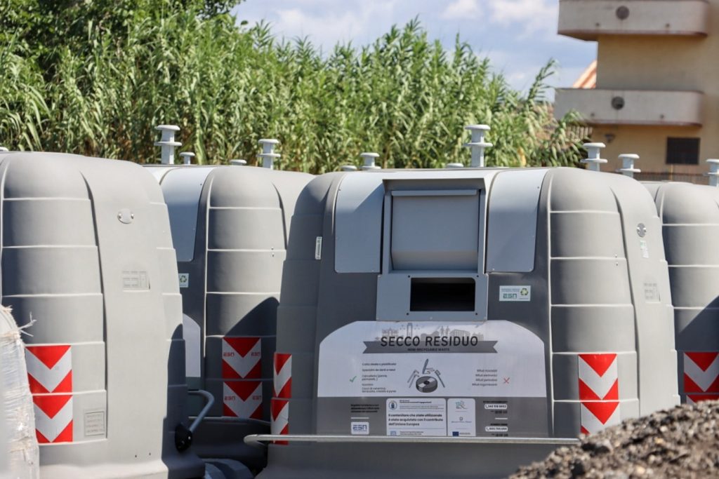 nuovi cassonetti reggio calabria