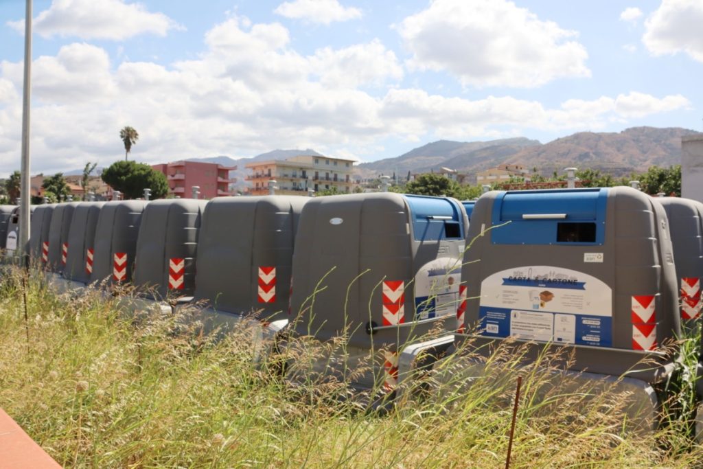 nuovi cassonetti reggio calabria