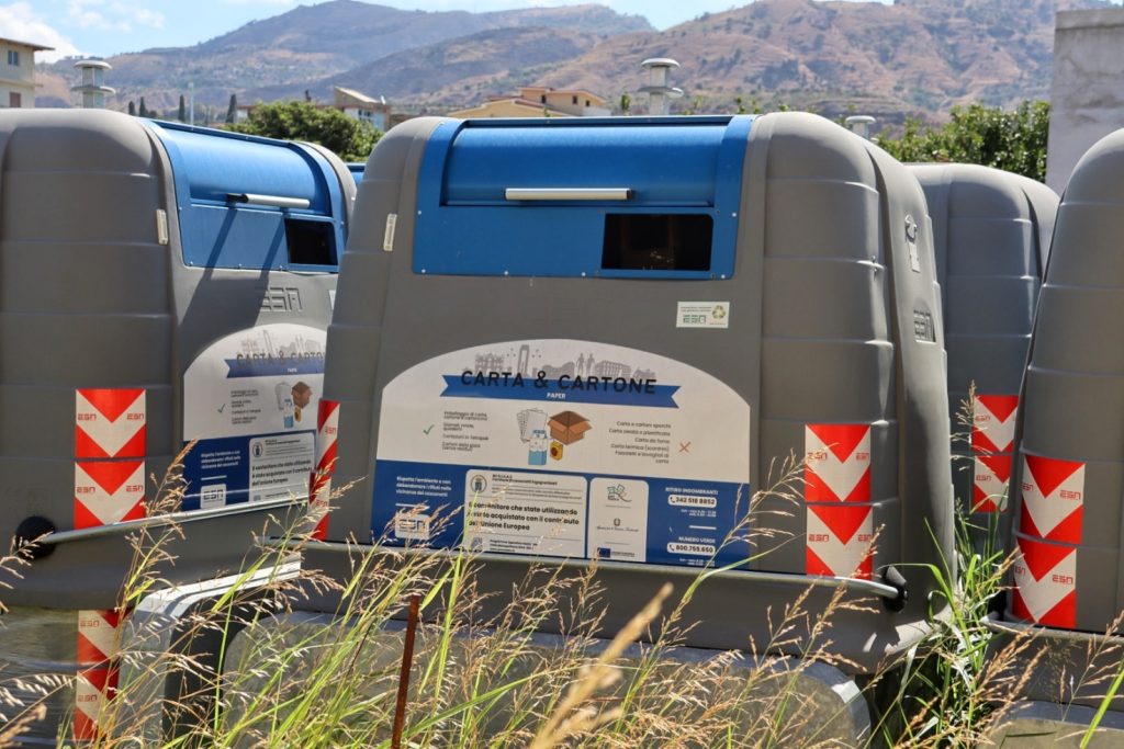 nuovi cassonetti reggio calabria