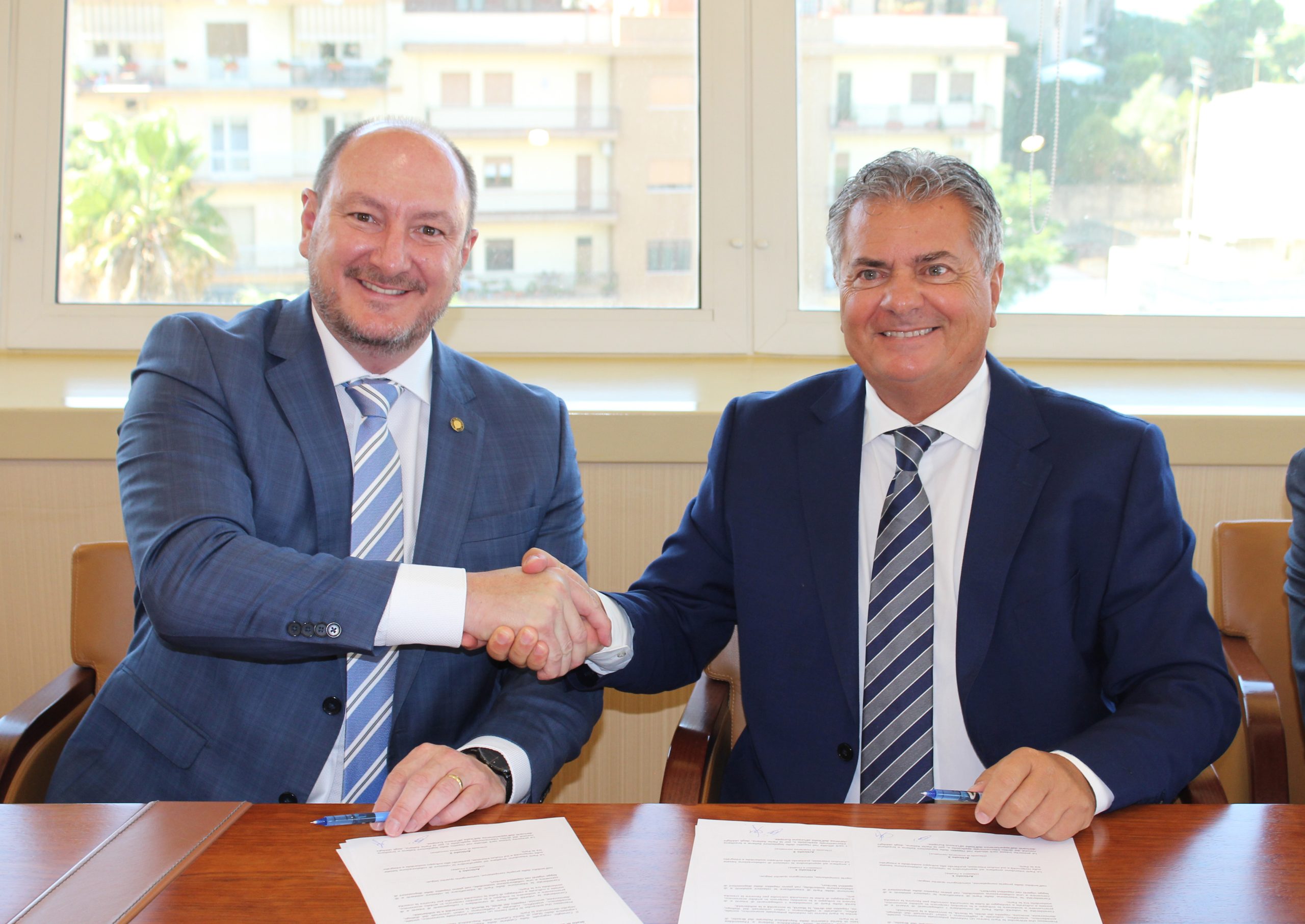 Firma intesa di collaboraizone Consiglio regionale – Stato Santa Catarina