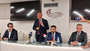 conferenza stampa presentazione fenice amaranto