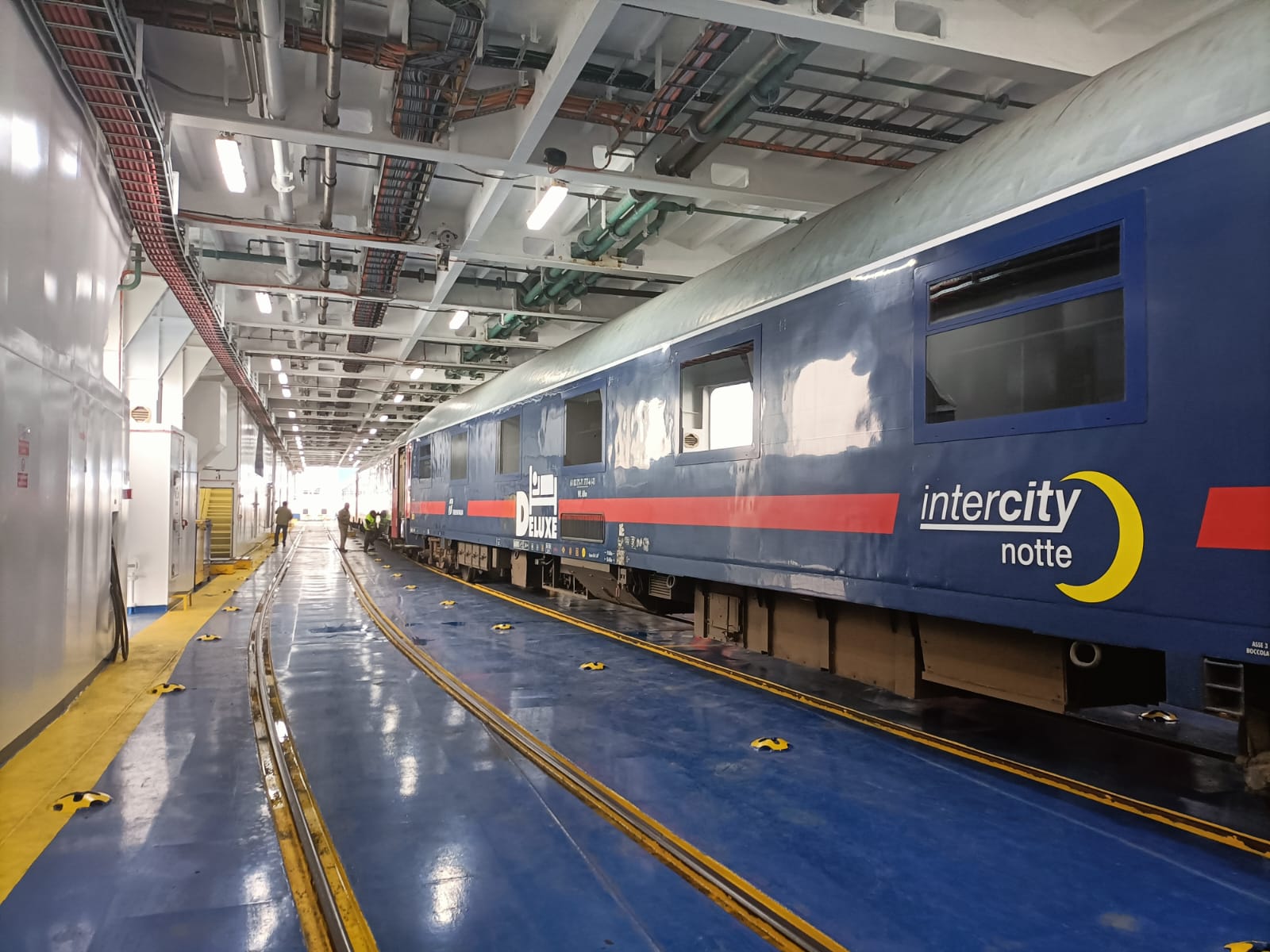 traghetto ferrovie