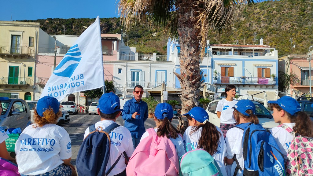 Progetto Adotta una Spiaggia in Sicilia raccolti mozziconi sigaretta