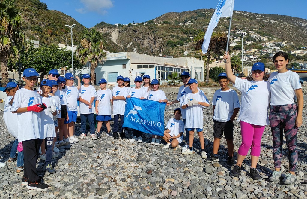 Progetto Adotta una Spiaggia in Sicilia raccolti mozziconi sigaretta