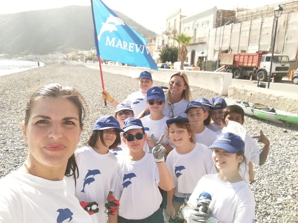 Progetto Adotta una Spiaggia in Sicilia raccolti mozziconi sigaretta