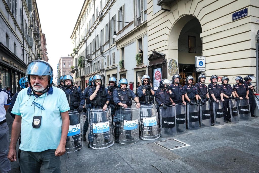 Proteste contro Meloni a Torino