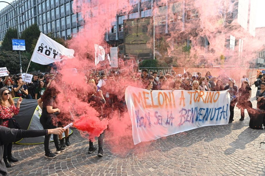 Proteste contro Meloni a Torino