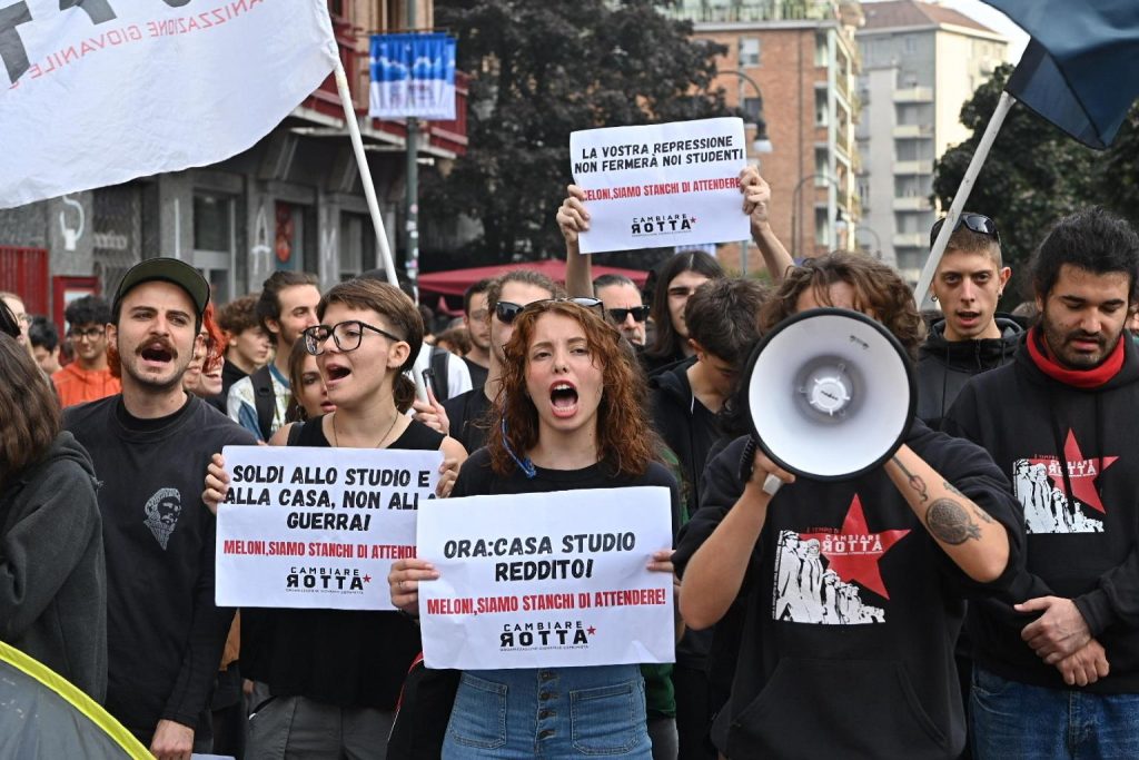 Proteste contro Meloni a Torino